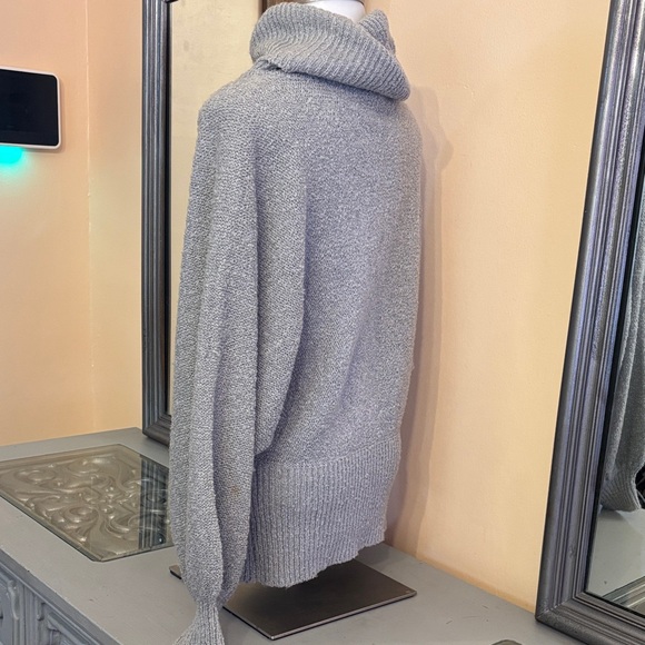 Vintage Casual Corner Medium Acrylic Cozy Gray Turtleneck Sweater Big Sleeves - Picture 5 of 8